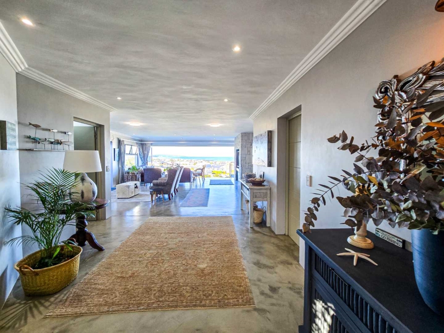 2 Bedroom Property for Sale in Stilbaai Oos Western Cape